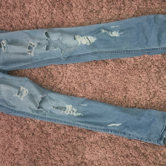 Hollister Ripped Jeans - Picture 2 of 3